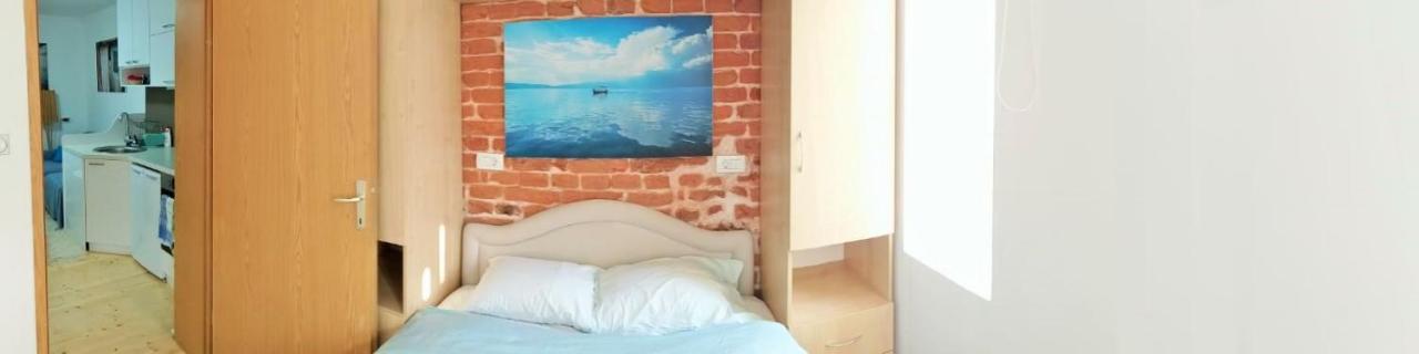 Ferienwohnung Sirma'S Unique Artsy Modern Quiet 1-Bdrm In The Heart Of Skopje Exterior foto