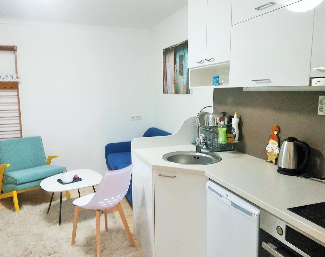 Ferienwohnung Sirma'S Unique Artsy Modern Quiet 1-Bdrm In The Heart Of Skopje Exterior foto